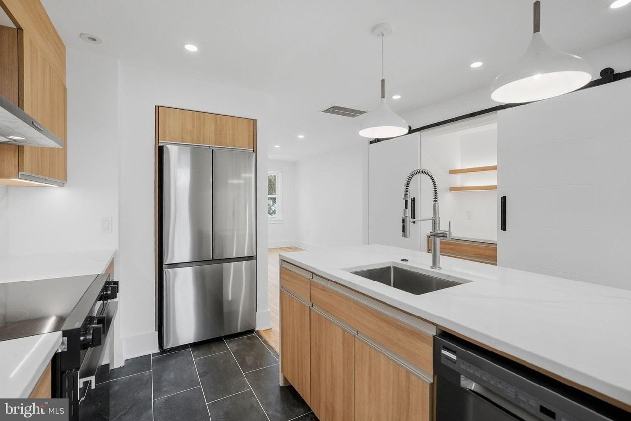 2028 Tunlaw Rd Nw - Photo 5 of 23