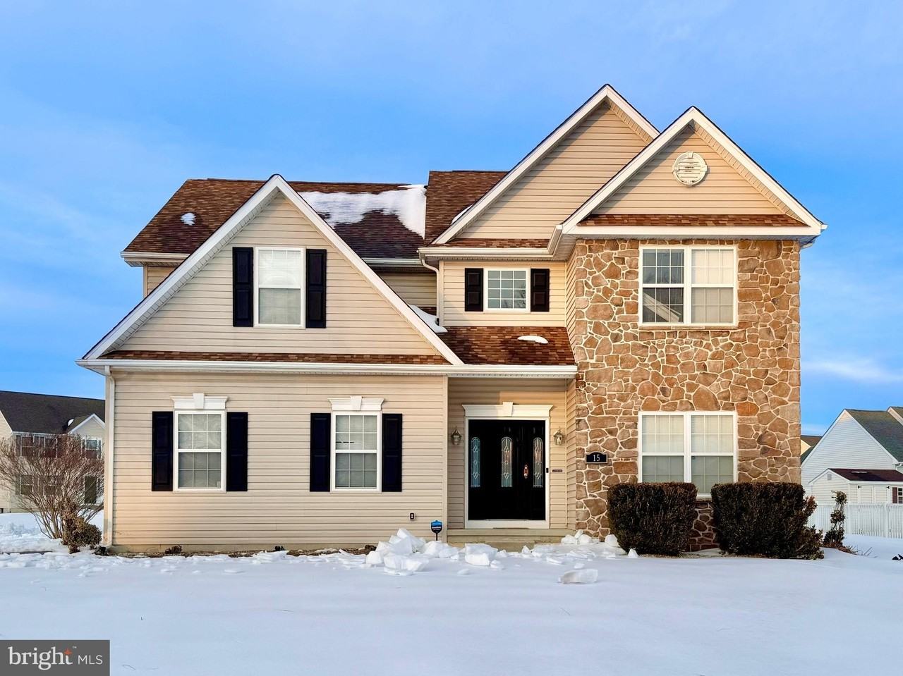 15 Delhi Ct - Photo 2 of 31