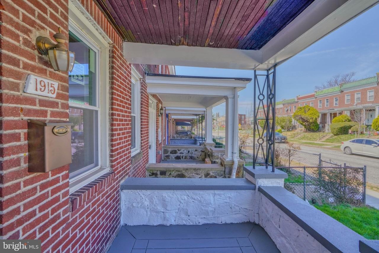 1915 E 29th St - Photo 4 of 30