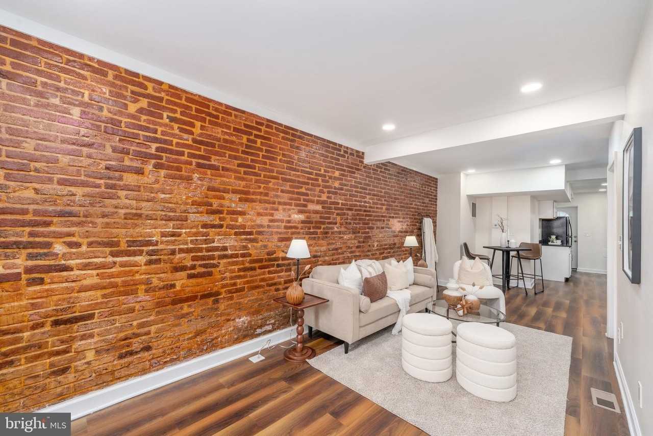 123 E Cross St - Photo 5 of 33