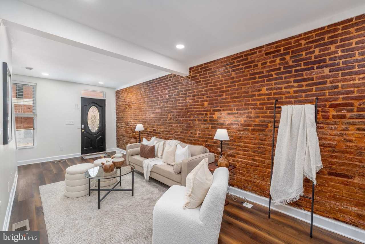 123 E Cross St - Photo 6 of 33