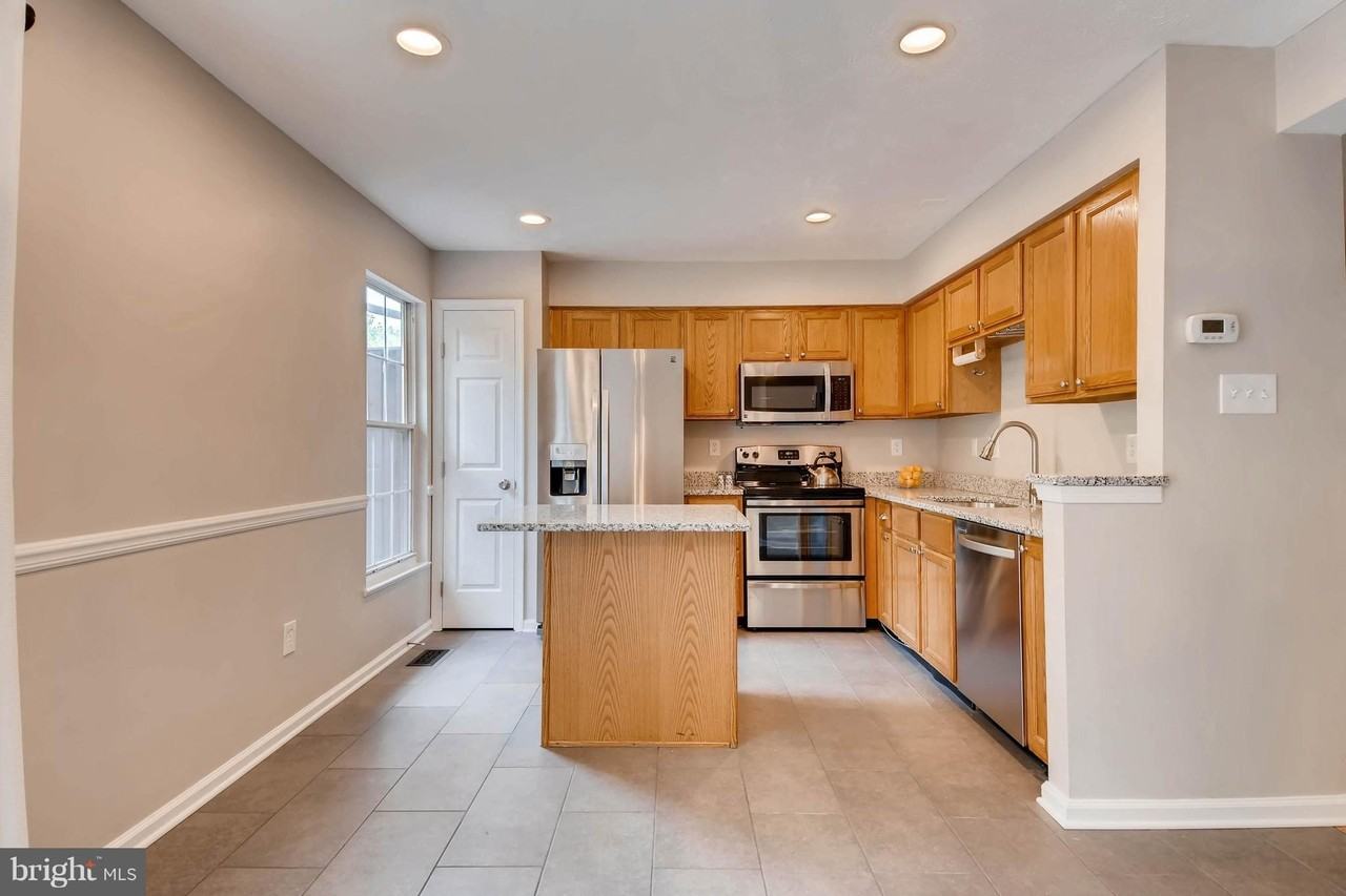 5326 Castlestone Dr - Photo 4 of 16