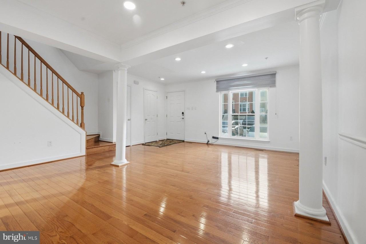 1208 Corolla Ct - Photo 2 of 19