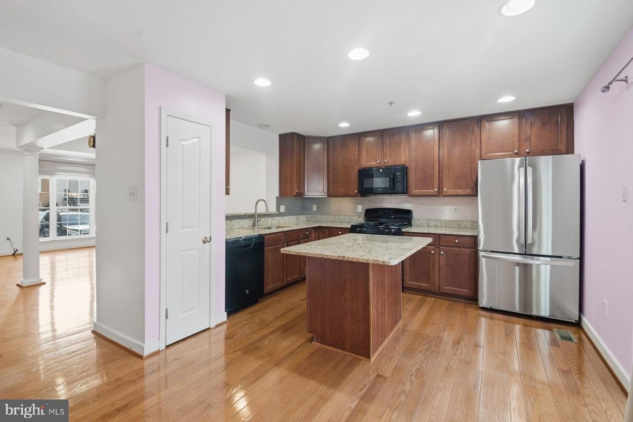 1208 Corolla Ct - Photo 4 of 19