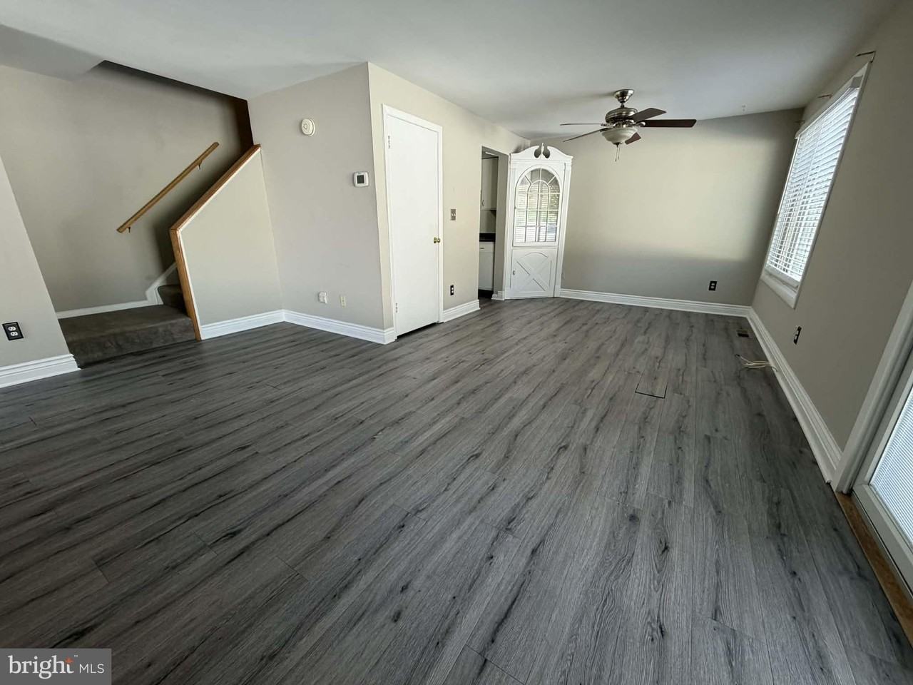 111 Eastford Ct - Photo 4 of 24