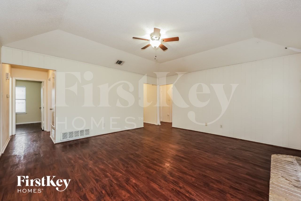 6525 Constitution Dr - Photo 4 of 16