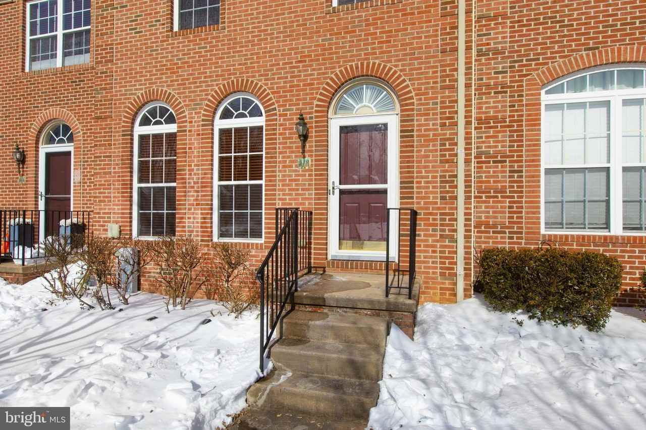 618 Berwick Ct - Photo 4 of 49