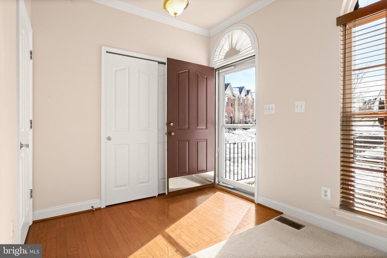 618 Berwick Ct - Photo 6 of 49