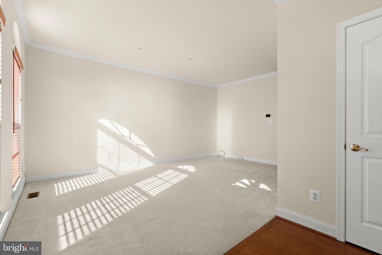 618 Berwick Ct - Photo 7 of 49