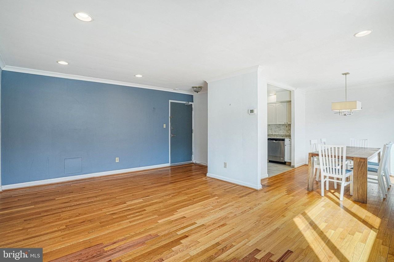 95 E Wayne Ave Apt 209 #209 - Photo 2 of 19