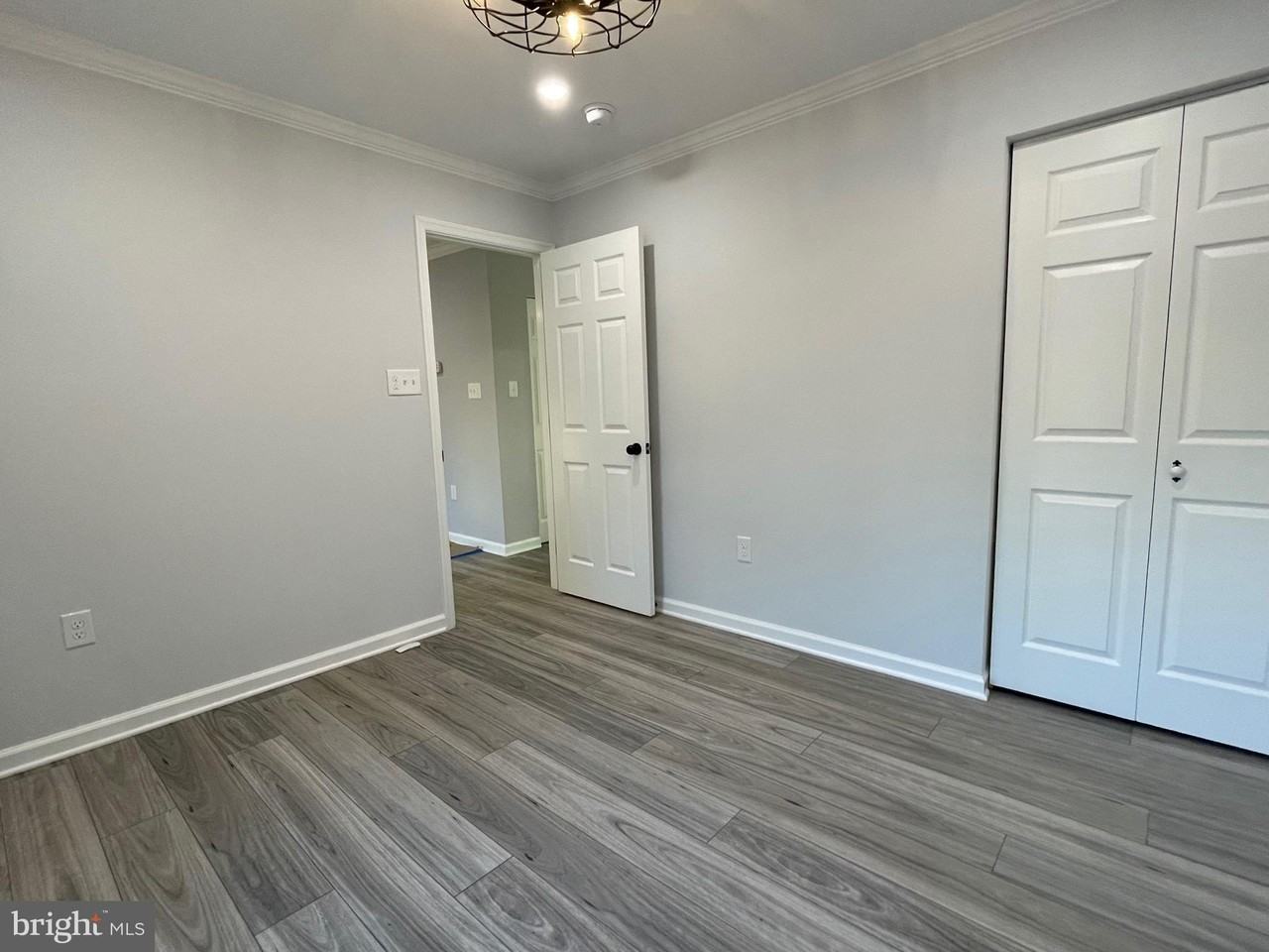 1819 Sherman Dr - Photo 6 of 25