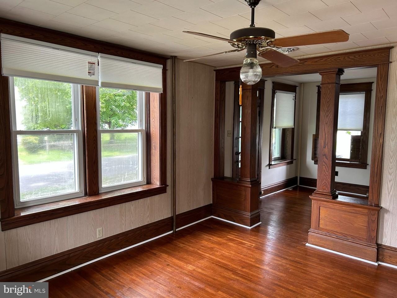 17822 Sherman Ave - Photo 2 of 29