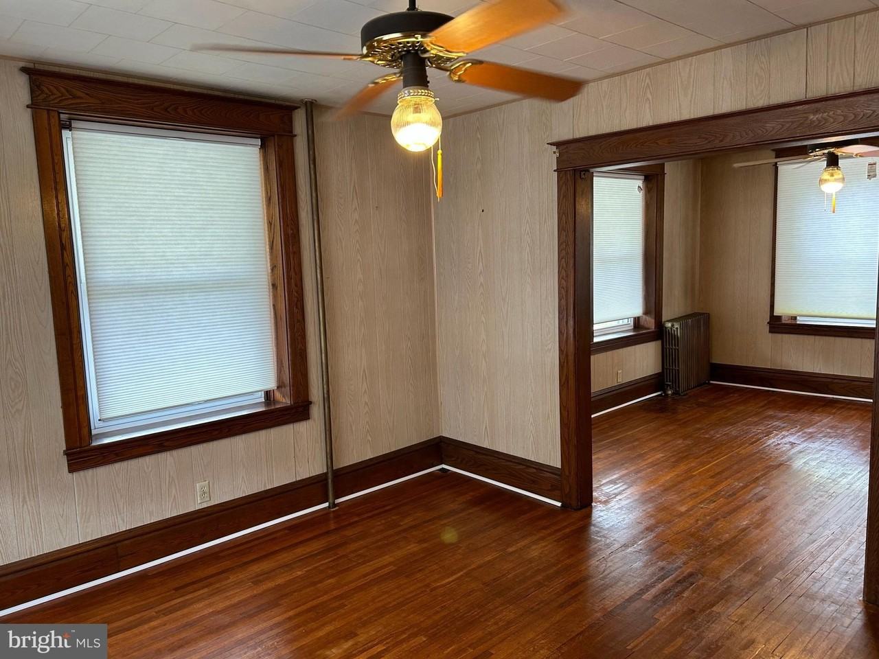 17822 Sherman Ave - Photo 3 of 29