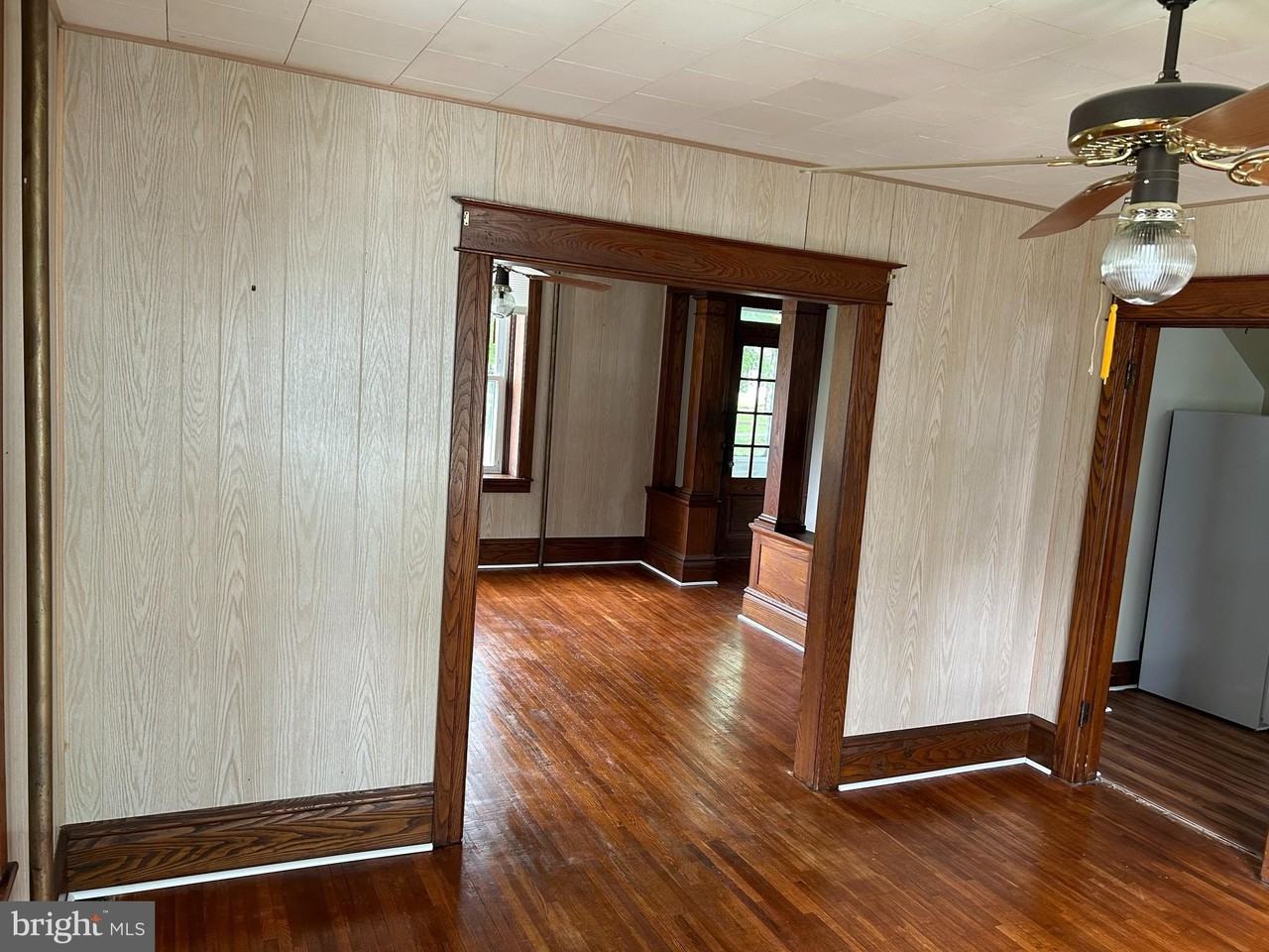 17822 Sherman Ave - Photo 4 of 29