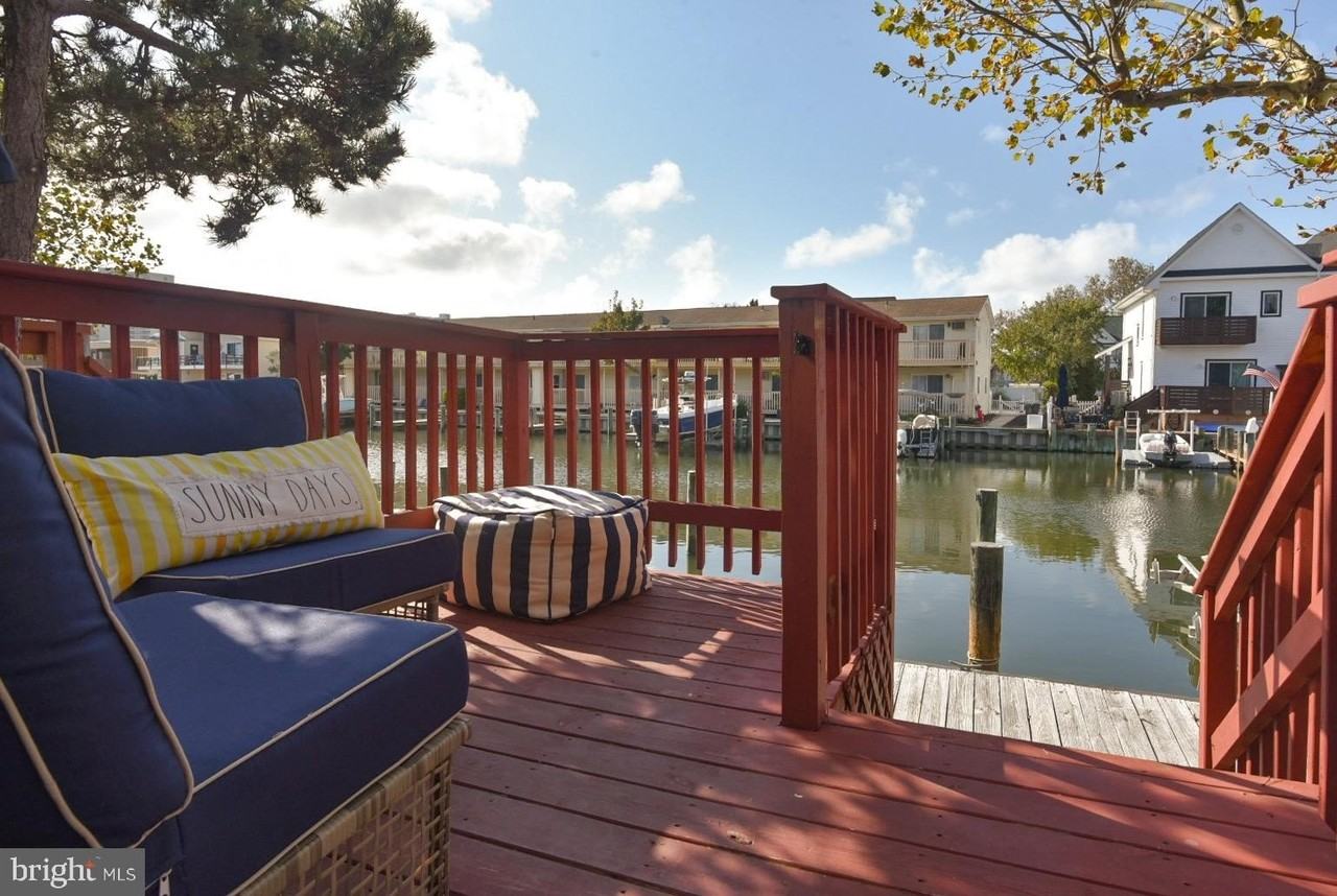 135 Newport Bay Dr Unit 8-8 #8 - Photo 2 of 35