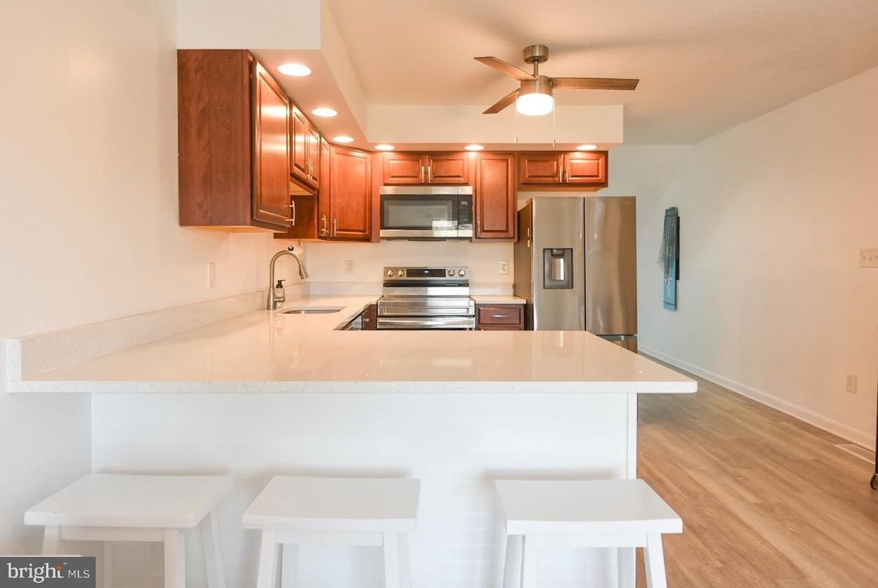 135 Newport Bay Dr Unit 8-8 #8 - Photo 6 of 35