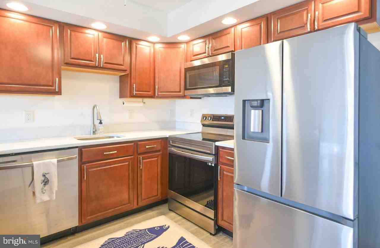 135 Newport Bay Dr Unit 8-8 #8 - Photo 7 of 35