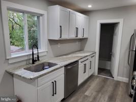 featured image of 212 Warren St Apt 3 #3
