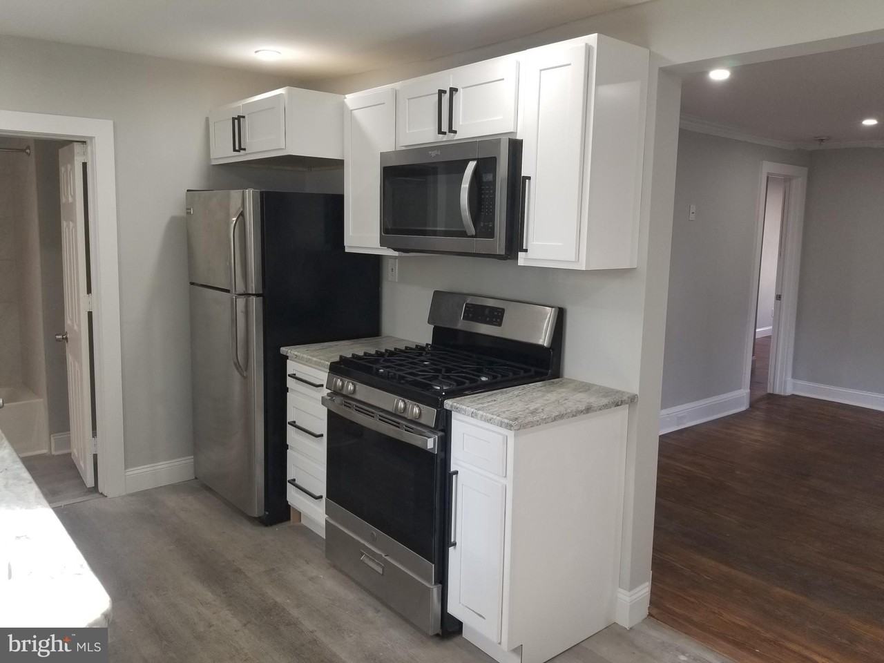 212 Warren St #3 - Photo 5 of 18