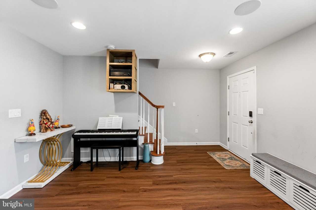 29 Mountie Ln - Photo 4 of 35