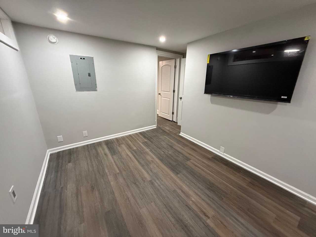 212 Warren St Unit 4 #4 - Photo 2 of 16