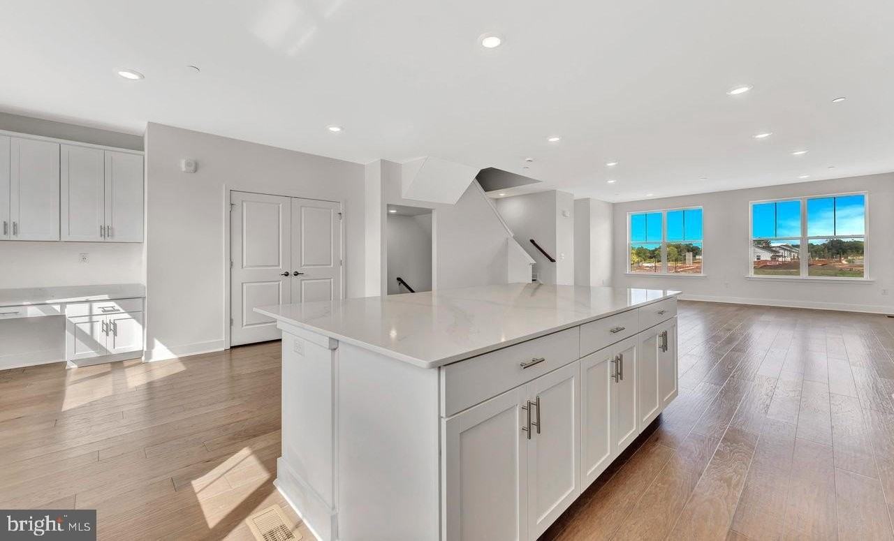 118 Martha Brokaw Way - Photo 7 of 30