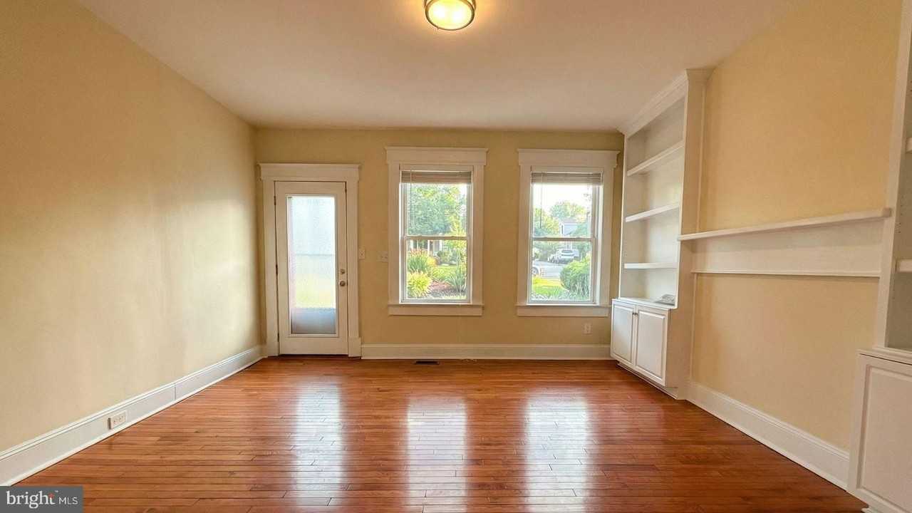 838 Smith Ave - Photo 4 of 20