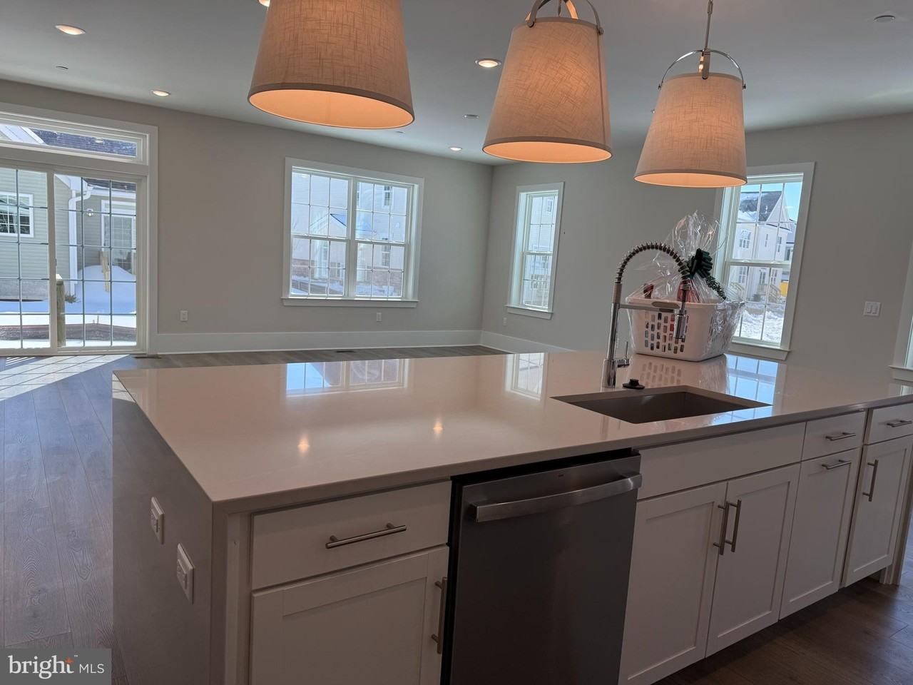 3001 Justin Dr - Photo 3 of 18