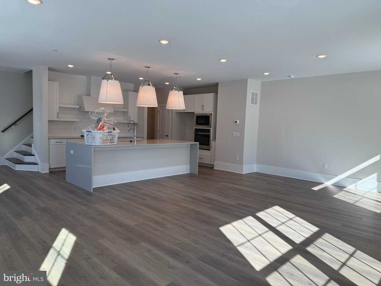 3001 Justin Dr - Photo 5 of 18