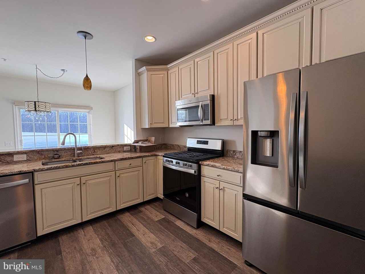 142 Sills Ln - Photo 5 of 33