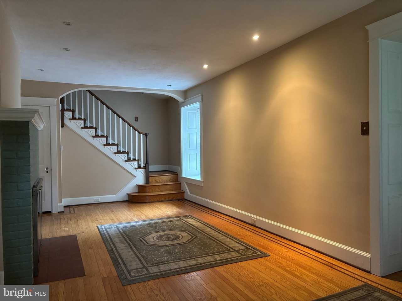 1121 Spring Grove Ave - Photo 3 of 23