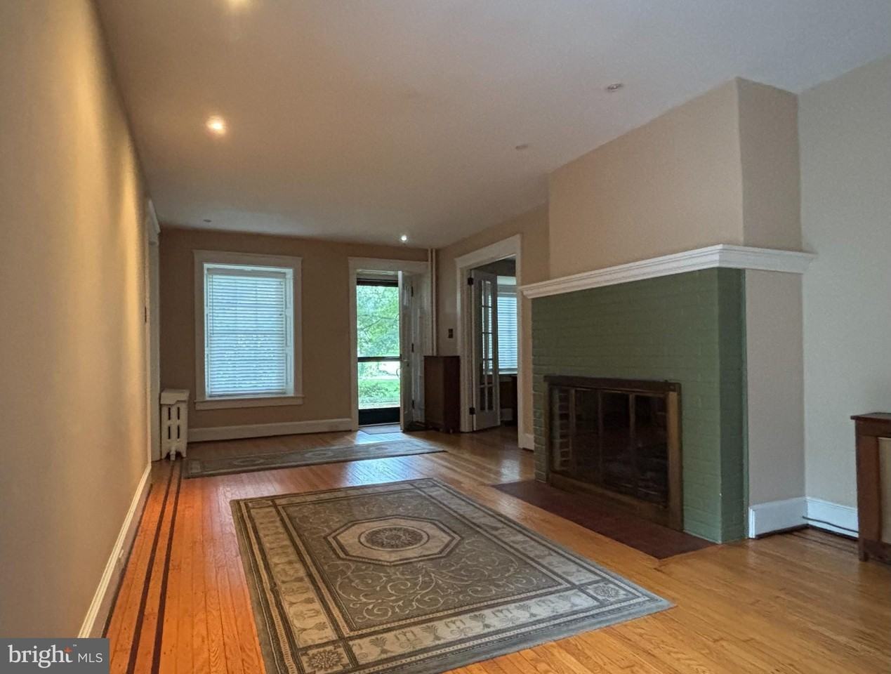 1121 Spring Grove Ave - Photo 4 of 23