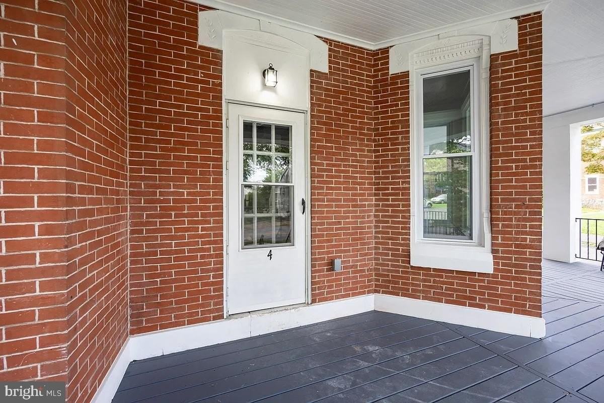 554 Main St Apt 4 #4 - Photo 2 of 16