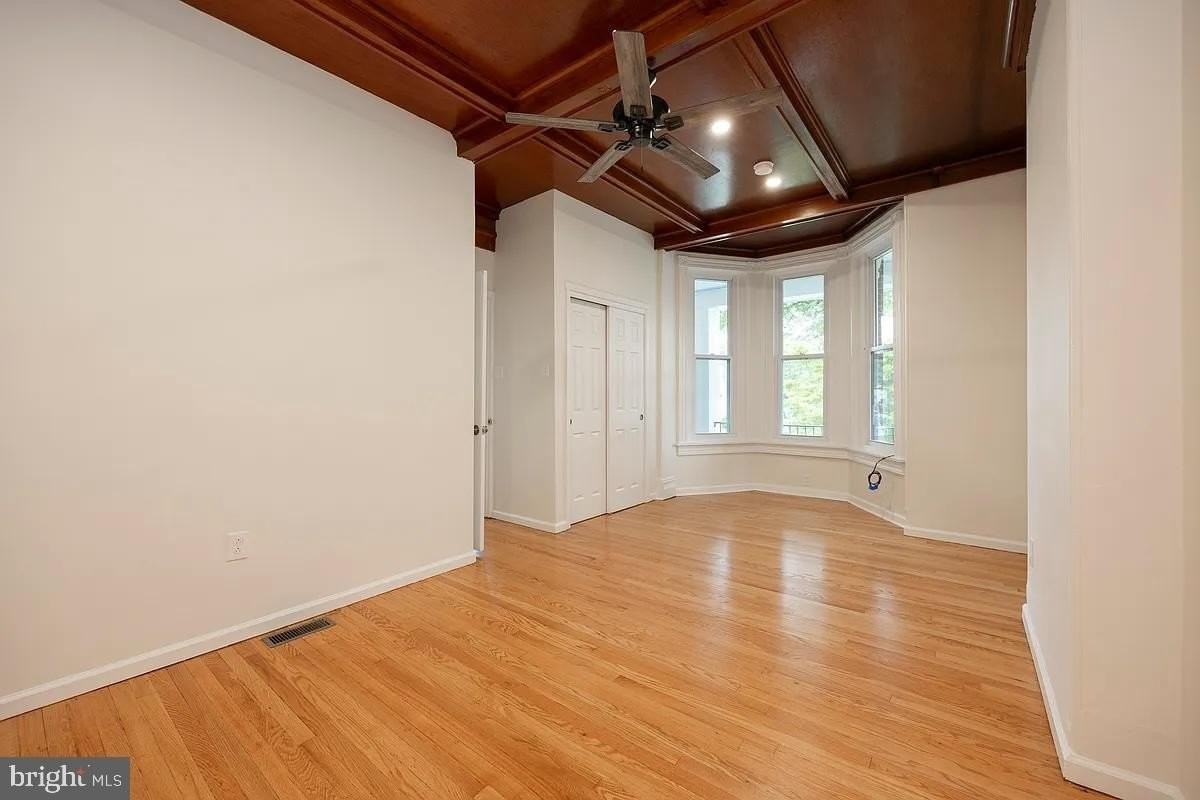 554 Main St Apt 4 #4 - Photo 7 of 16