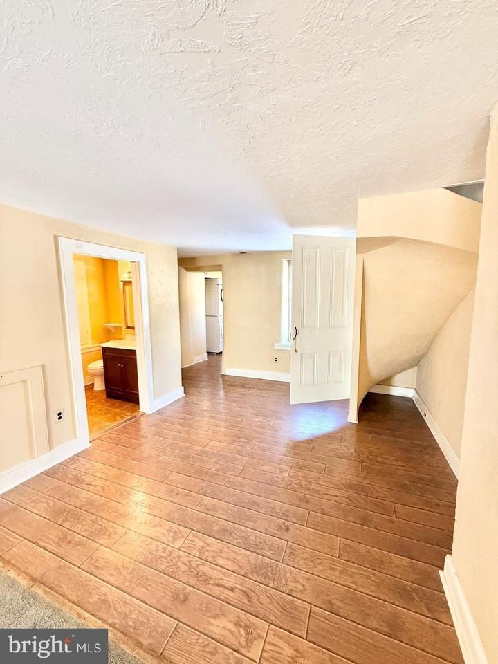 149 Main St Apt 4 #4 - Photo 6 of 12