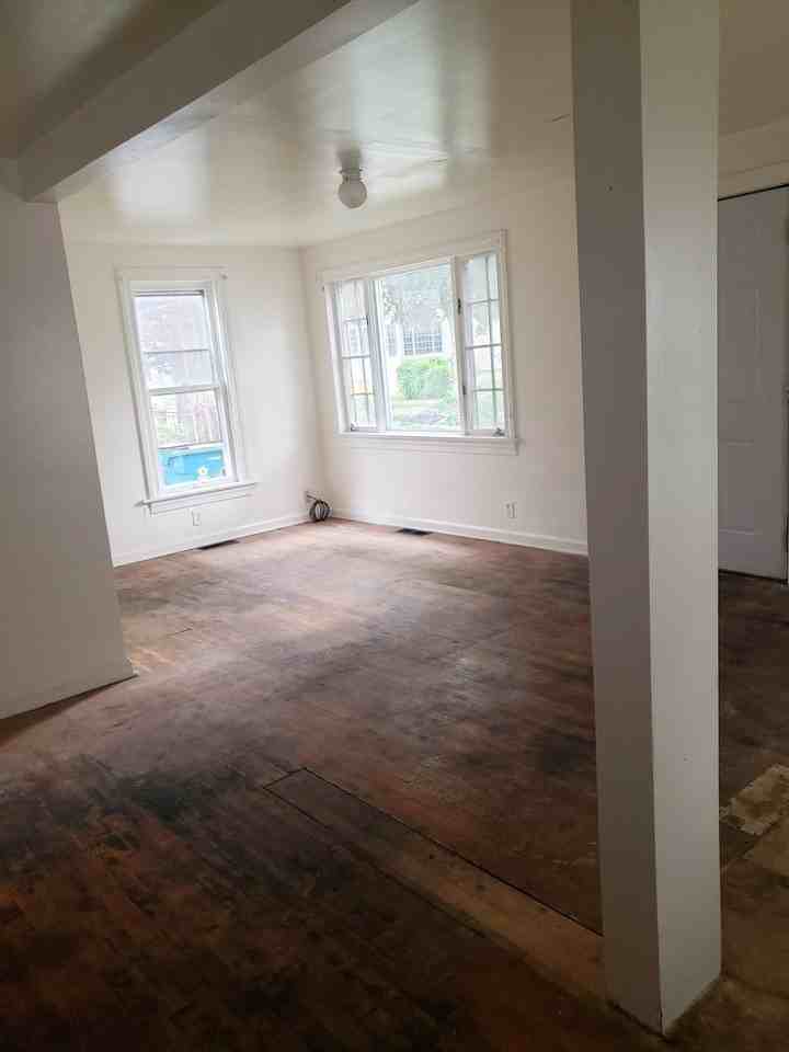 409 Hendry Street - Photo 2 of 10