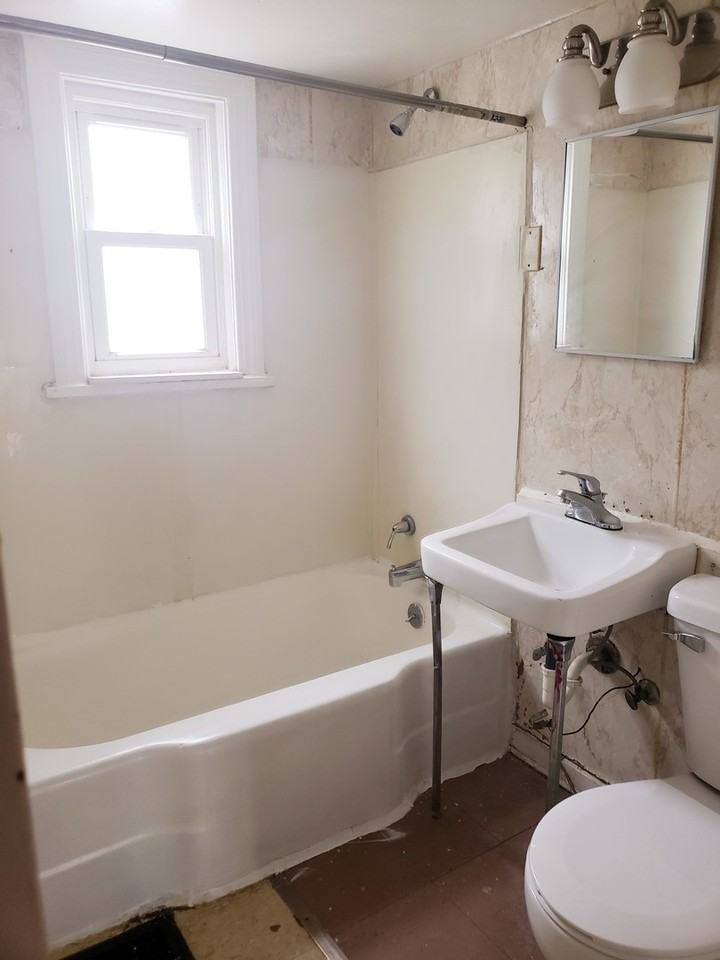 409 Hendry Street - Photo 5 of 10