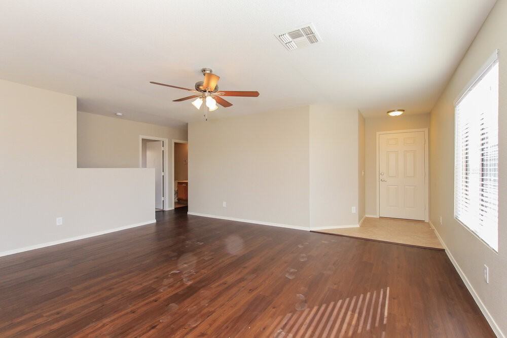 16080 W Jackson St - Photo 2 of 15