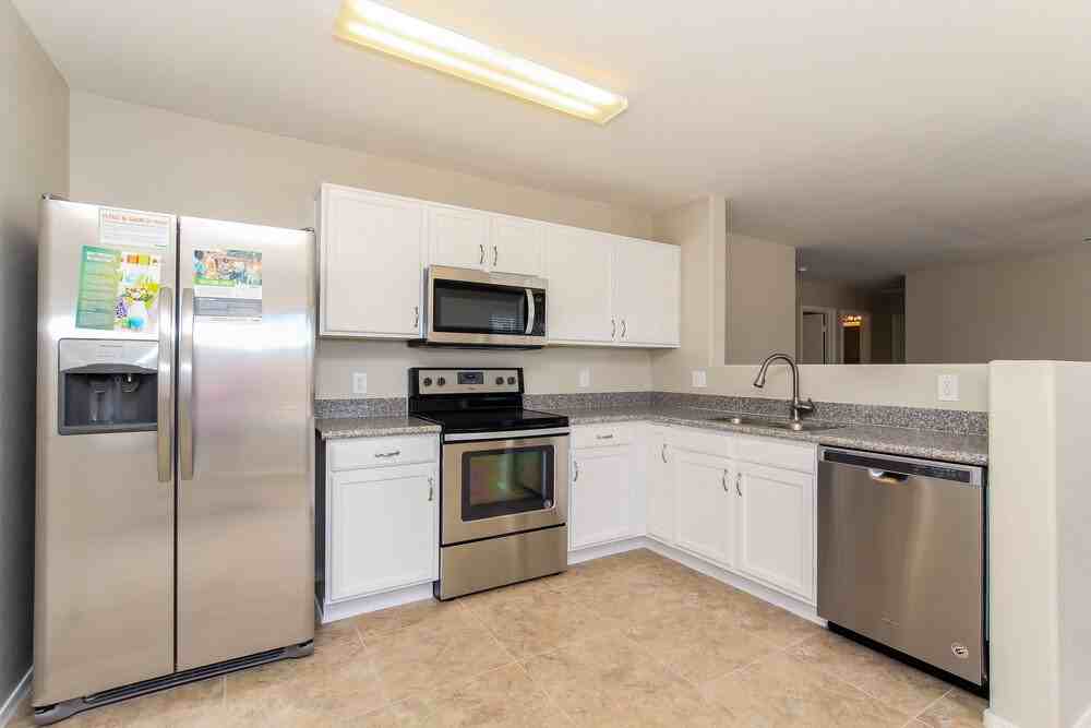 16080 W Jackson St - Photo 5 of 15