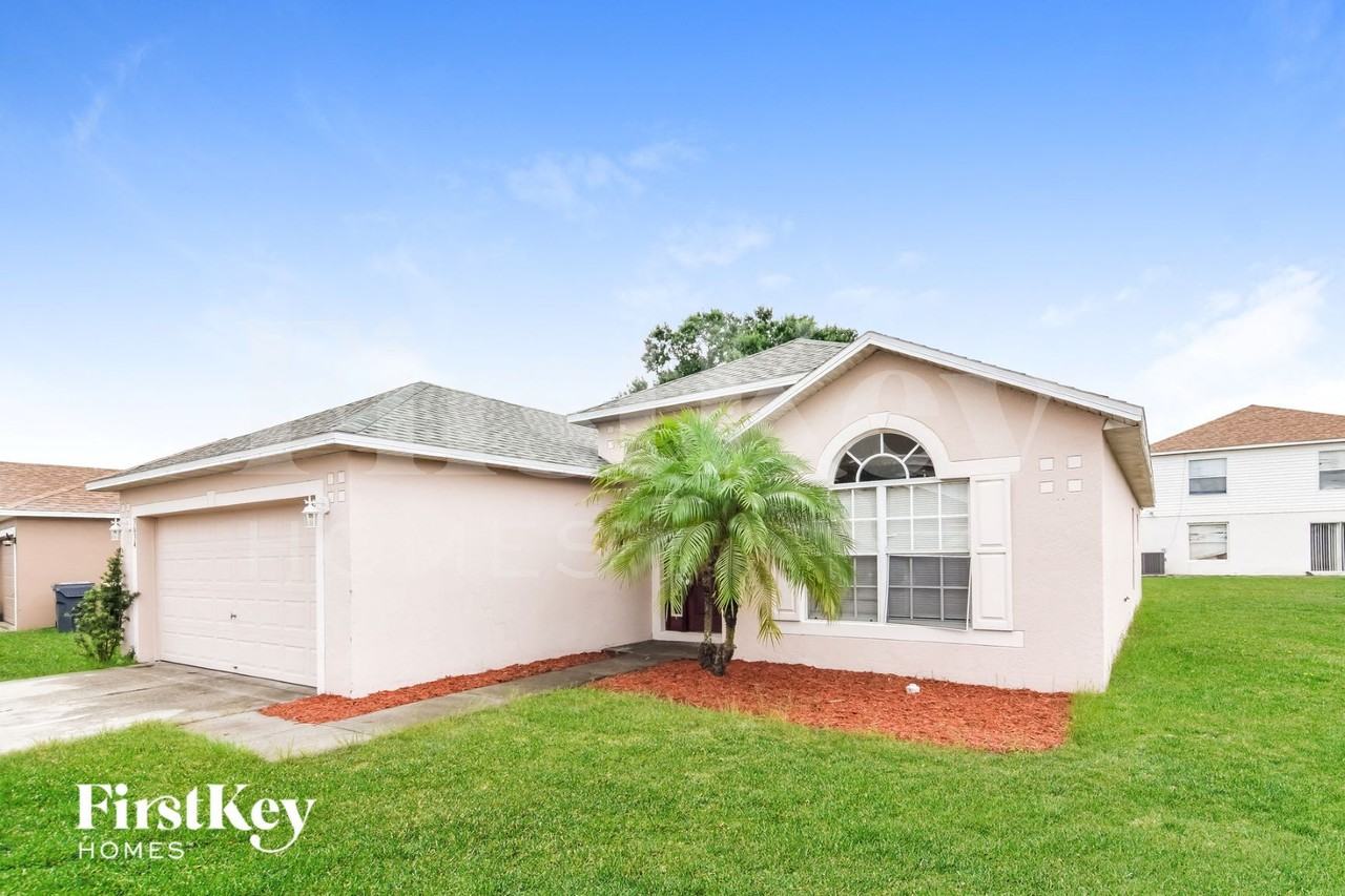 3634 Queens Cove Blvd - Photo 2 of 15