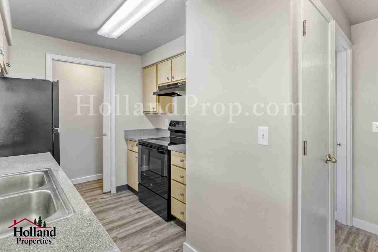 4258 Sw 159th Ave #B - Photo 6 of 12