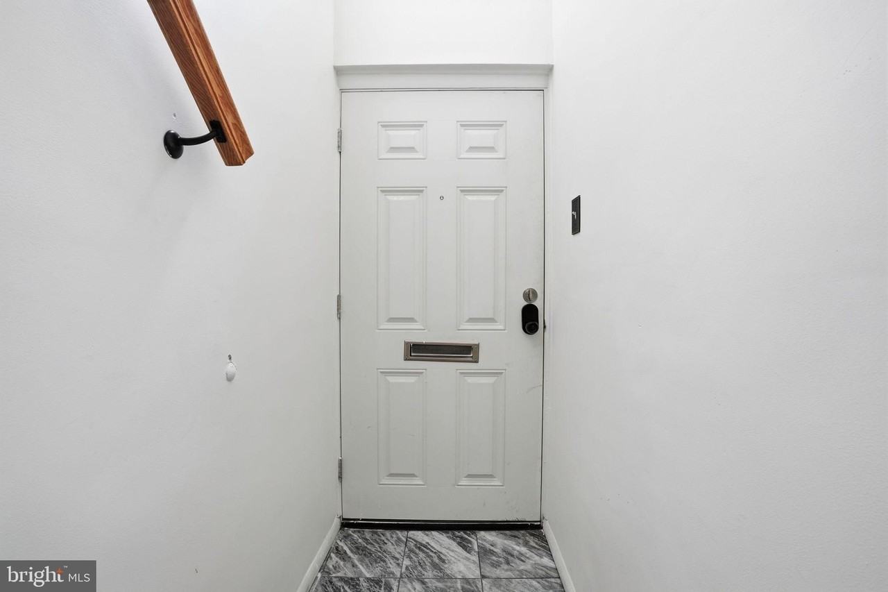 3750 Clarendon Ave Apt 44 #44 - Photo 3 of 23