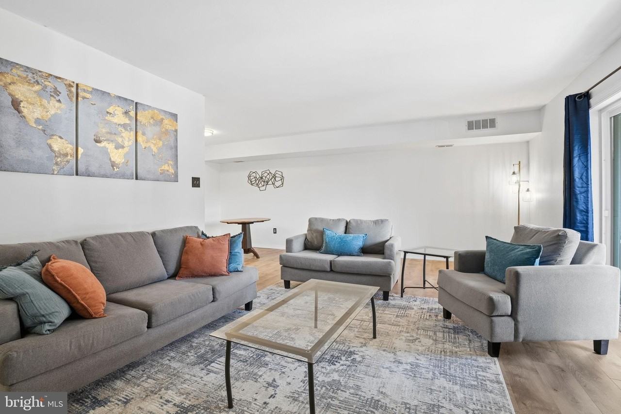 3750 Clarendon Ave Apt 44 #44 - Photo 5 of 23