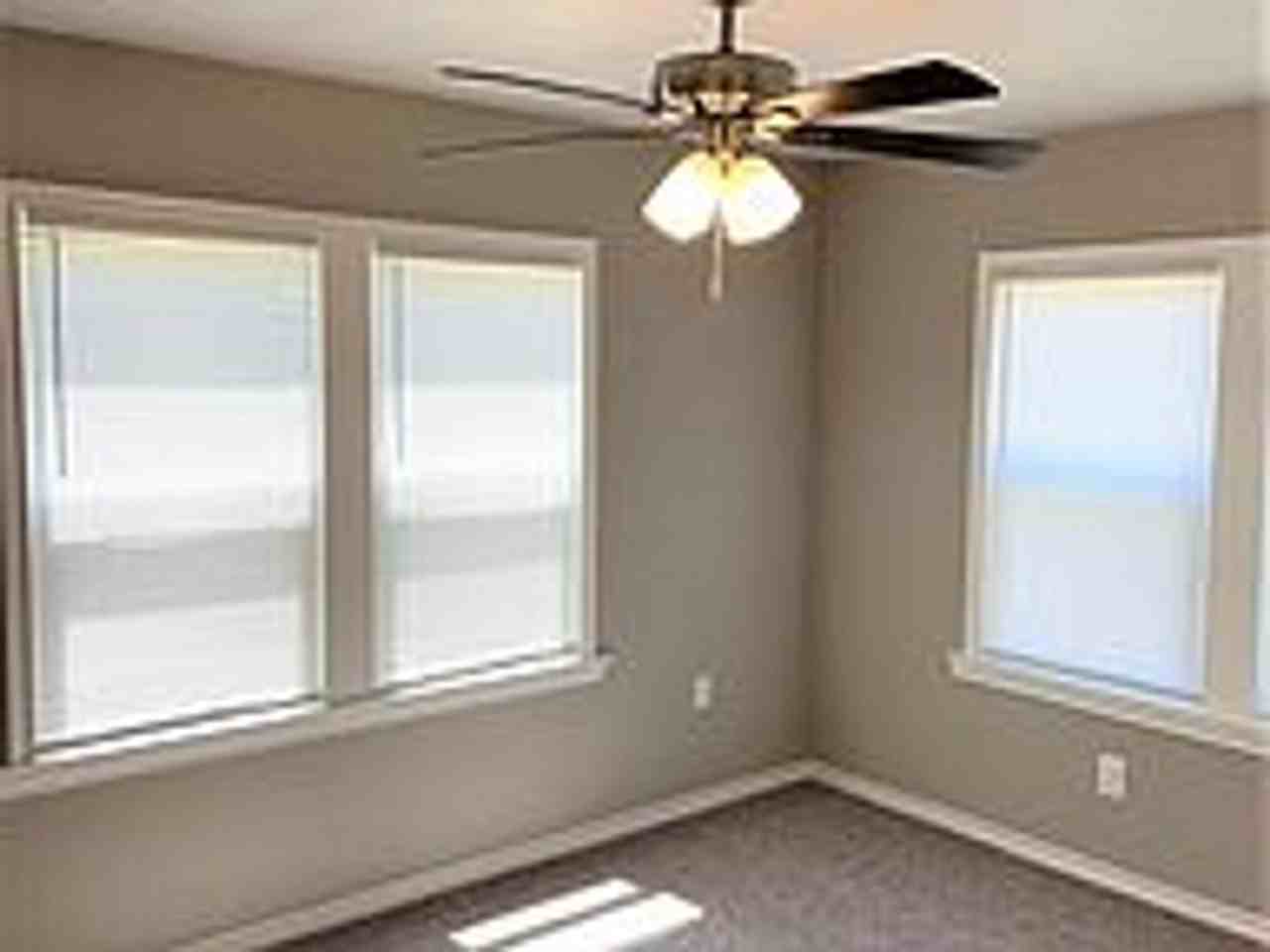 104 S Haswell Dr - Photo 6 of 21