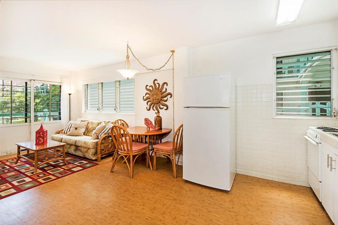 2957 Kalakaua Ave - Photo 3 of 21