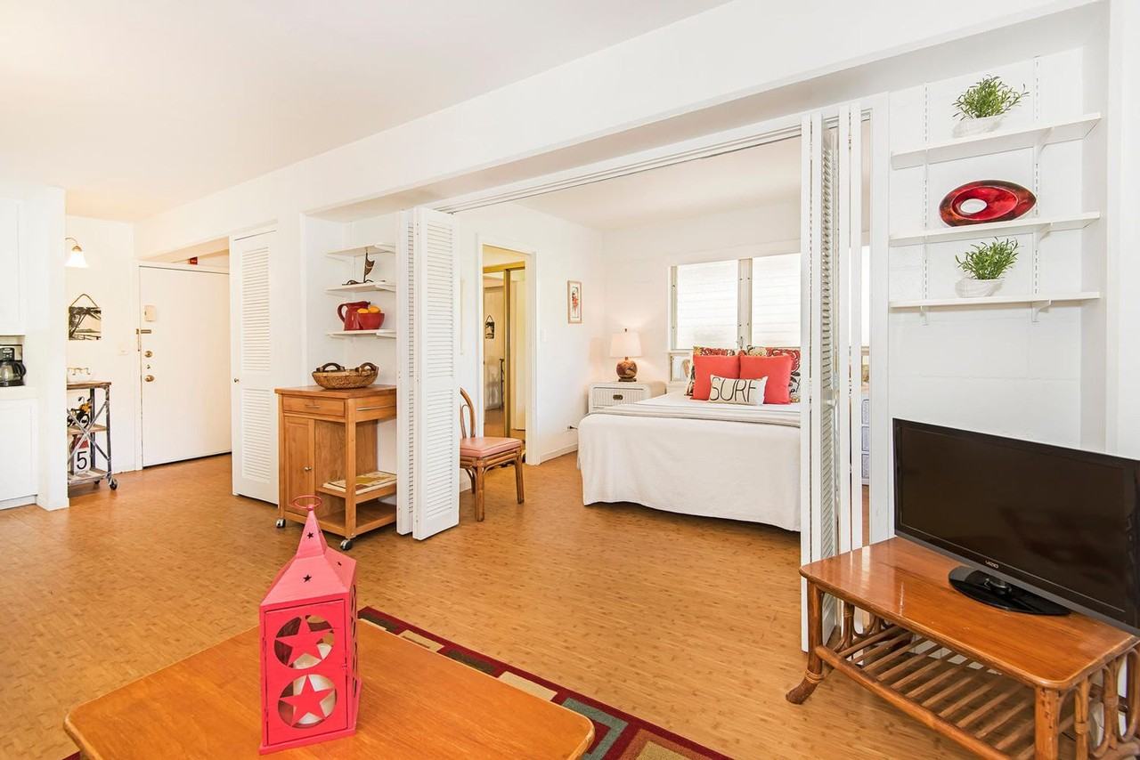 2957 Kalakaua Ave - Photo 5 of 21