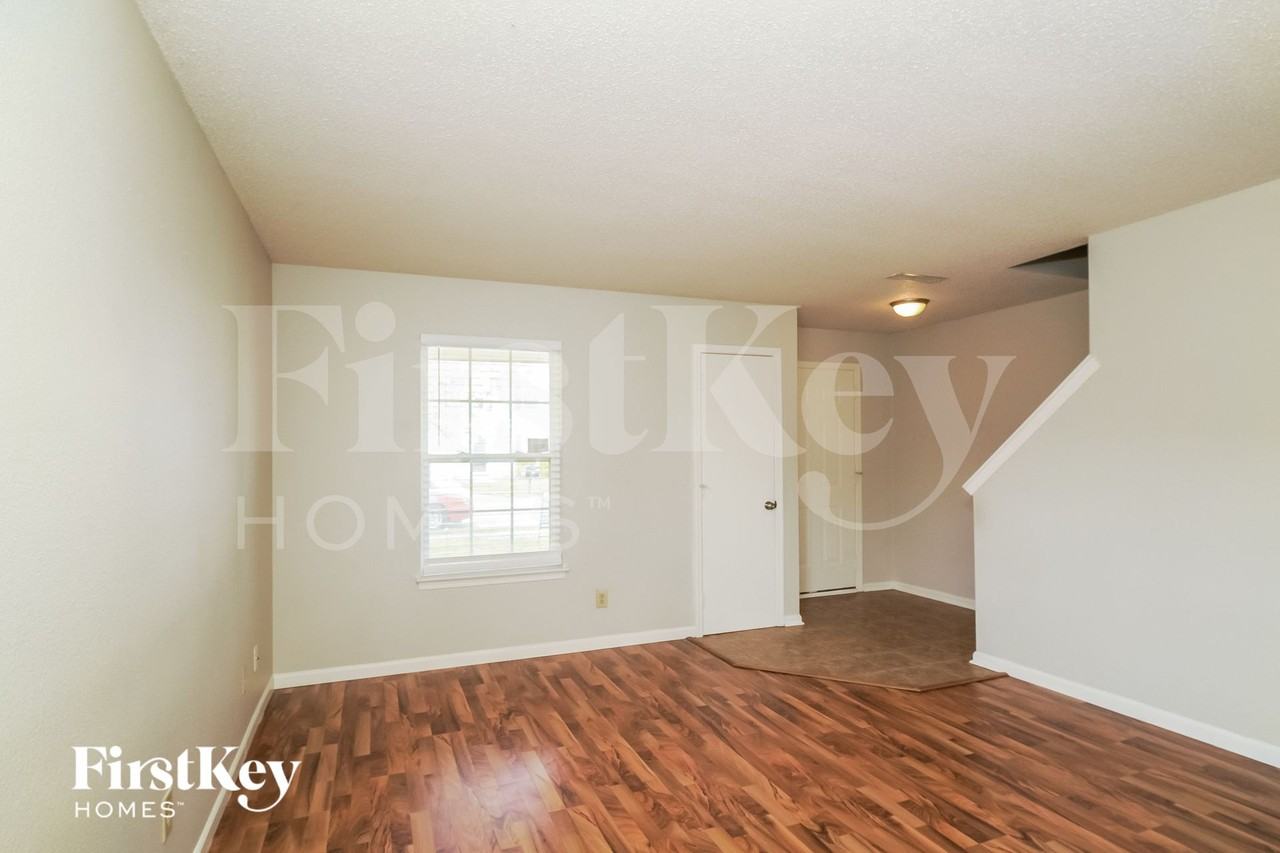 339 Winterset Way - Photo 3 of 15