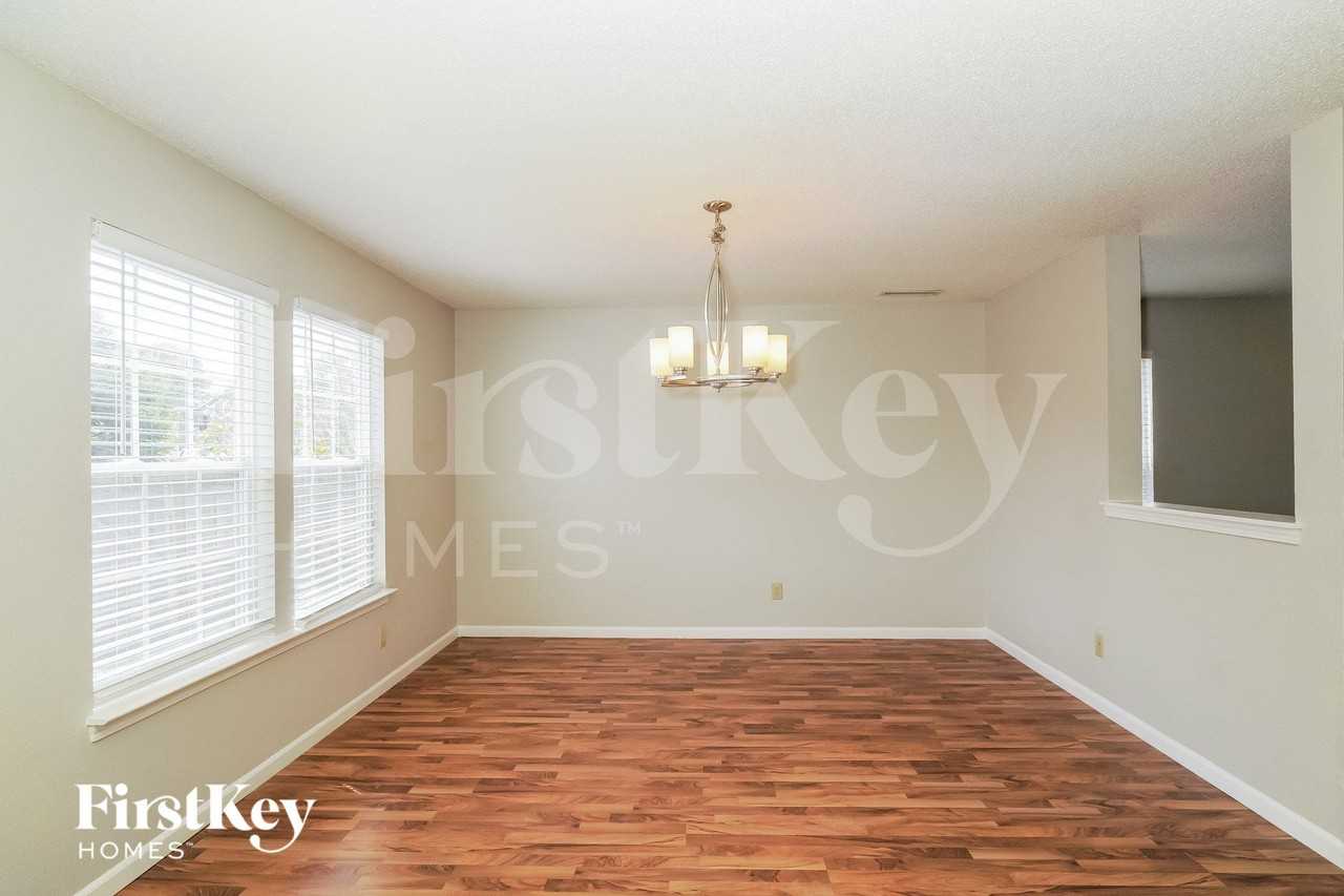 339 Winterset Way - Photo 4 of 15