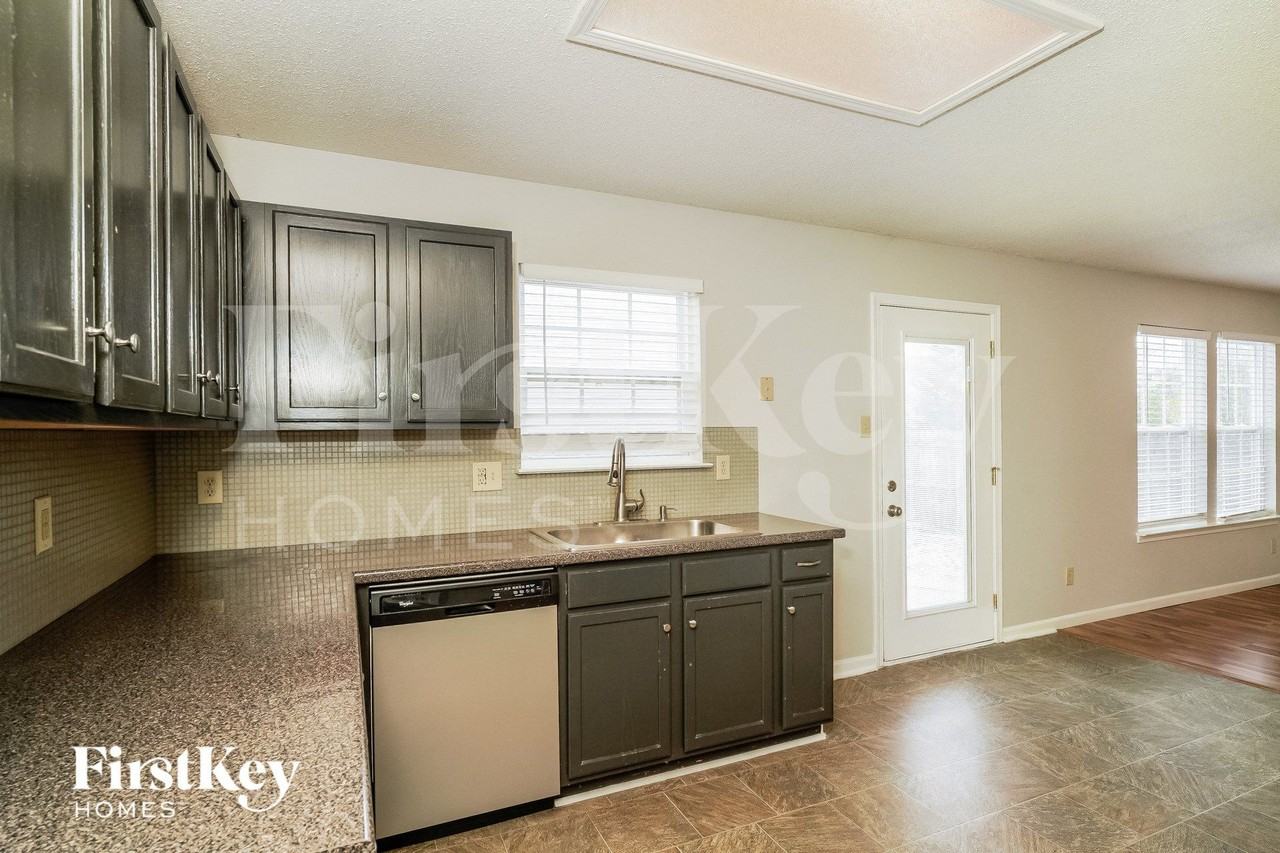 339 Winterset Way - Photo 6 of 15