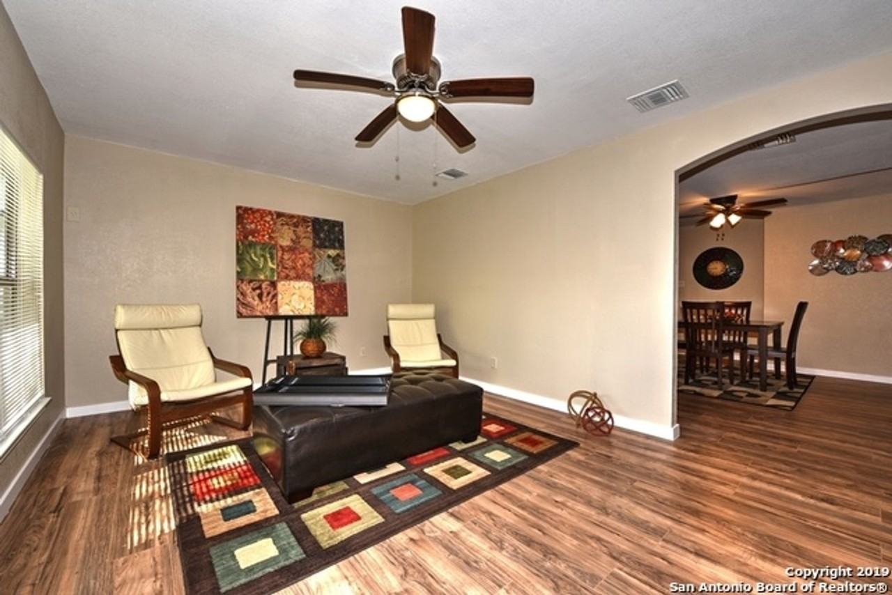 119 Pharis St - Photo 4 of 11